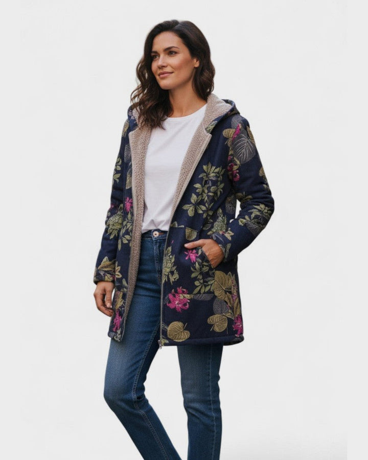 Aurora – Marineblauwe Mantel met Bloemenpatroon